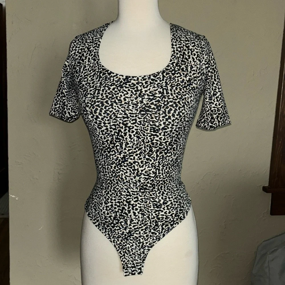 EXPRESS leopard print animal bodycon body snap button suit women’s XXS - Picture 2 of 11